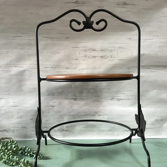 Longaberger Wrought Iron 2 Pie Display Woodcraft
Shelf Insert - Picture 8 of 8